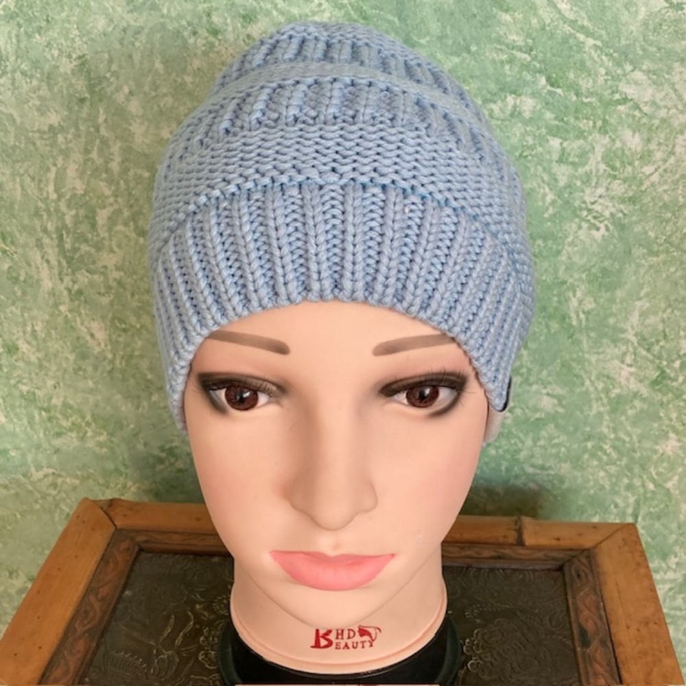 BEAUTIFULLY WARM light blue knit hat, satin lined, one size fits most women, smo